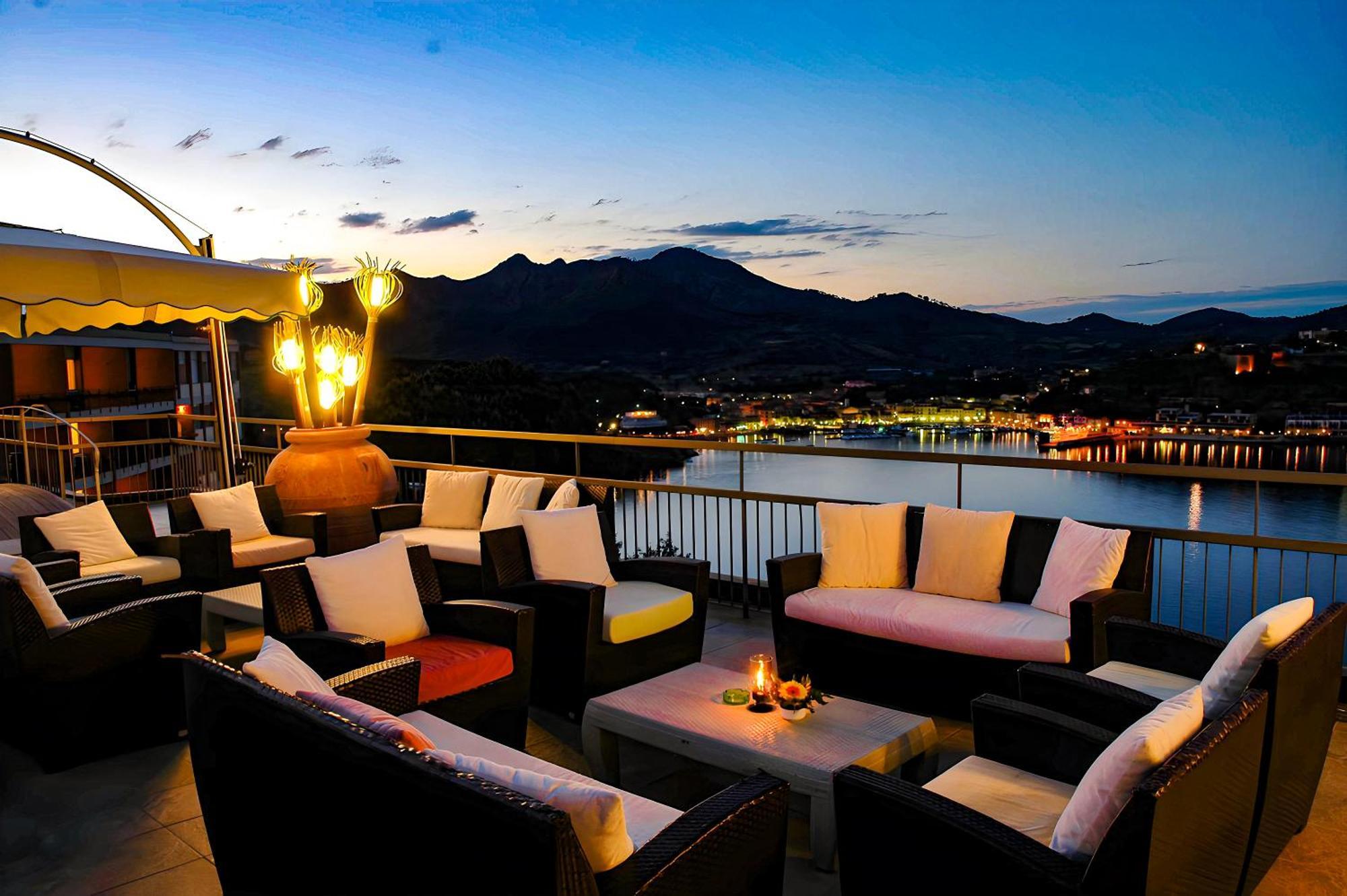 Hotiday Room Collection - Porto Azzurro Capoliveri  Εξωτερικό φωτογραφία